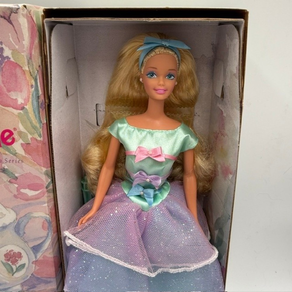 Avon Spring Tea Party Barbie Doll Special Edition 1997 Mattel 18656 Third Series - Picture 2 of 8